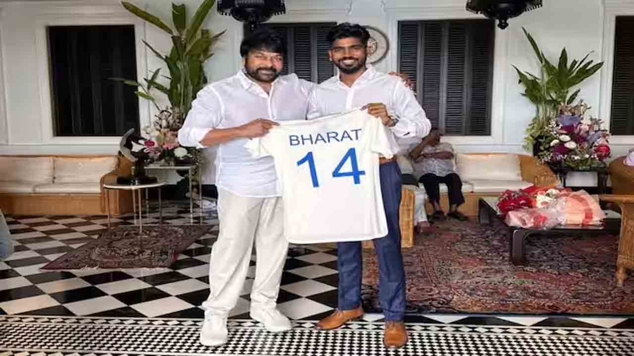 Chiranjeevi -KS Bharat | మెగాస్టార్‌కు ప్ర‌త్యేక బ‌హుమ‌తి.. జెర్సీ అందించిన టీమిండియా వికెట్ కీప‌ర్