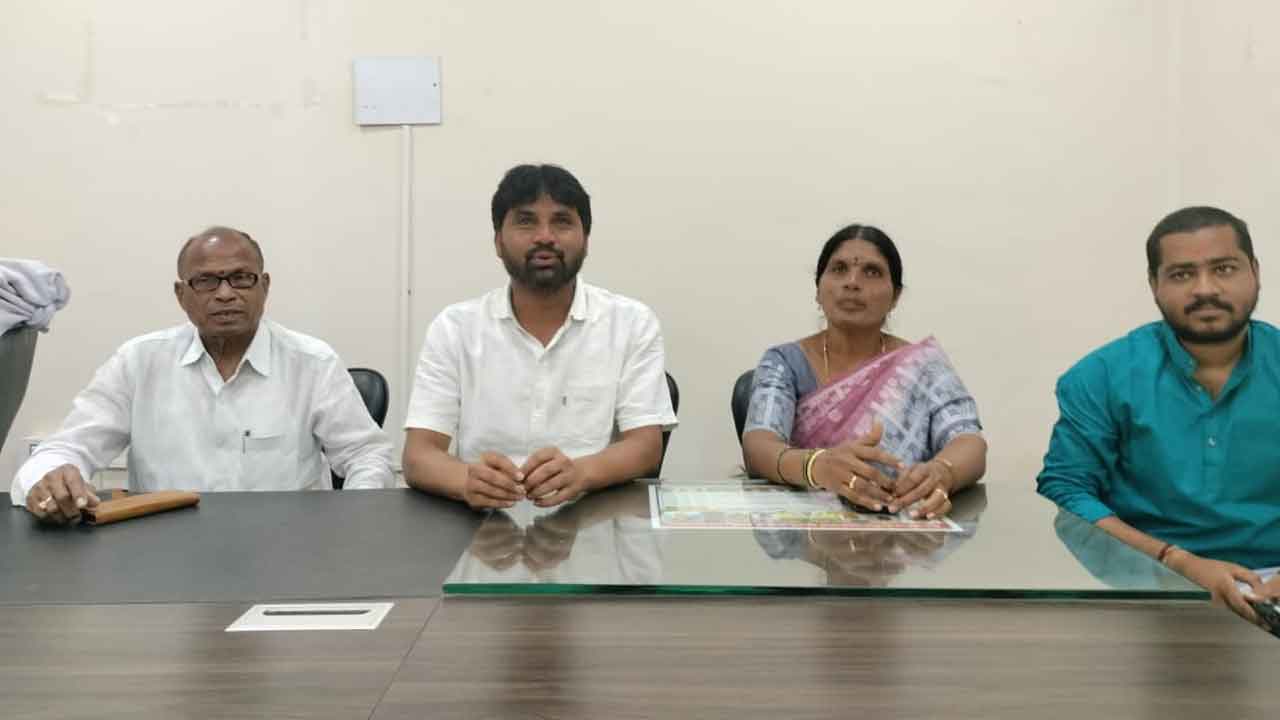 Komati Reddy | కోమటిరెడ్డి వెంకటరెడ్డిని మంత్రి వర్గం నుంచి బర్తరఫ్‌ చేయాలి : బిక్కు నాయక్