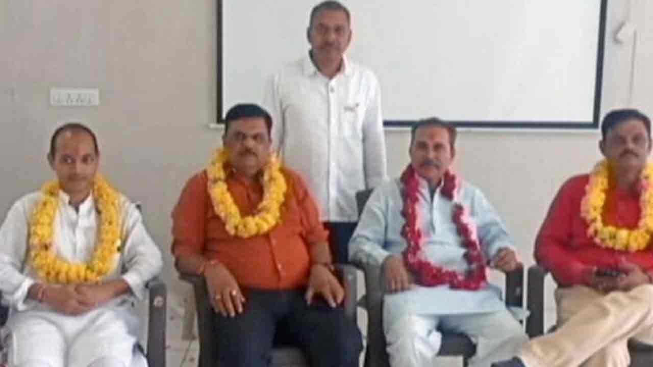 Supreme Court: ఆదివారం లోగా స‌రెండ‌ర్ కావాలి.. బిల్కిస్ దోషుల‌కు సుప్రీంలో చుక్కెదురు