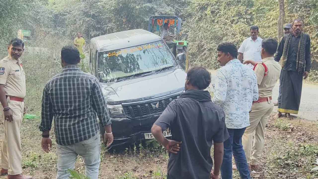 Bairi Naresh | బైరి నరేష్ కారు డ్రైవర్ పై కేసు నమోదు