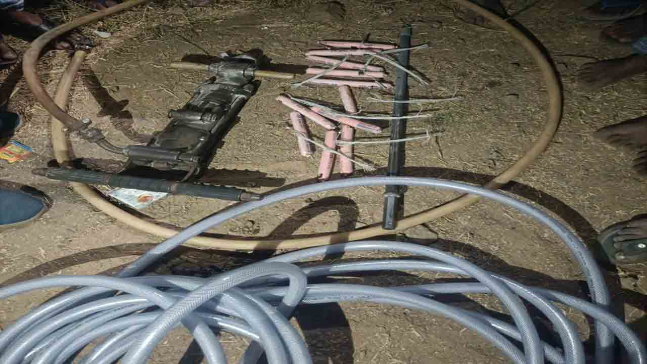 Peddapalli | చెక్‌డ్యామ్‌ పేల్చివేతకు కుట్ర? రైతులు గమనించడంతో పేలుడు సామాగ్రి వదిలేసి పరార్‌