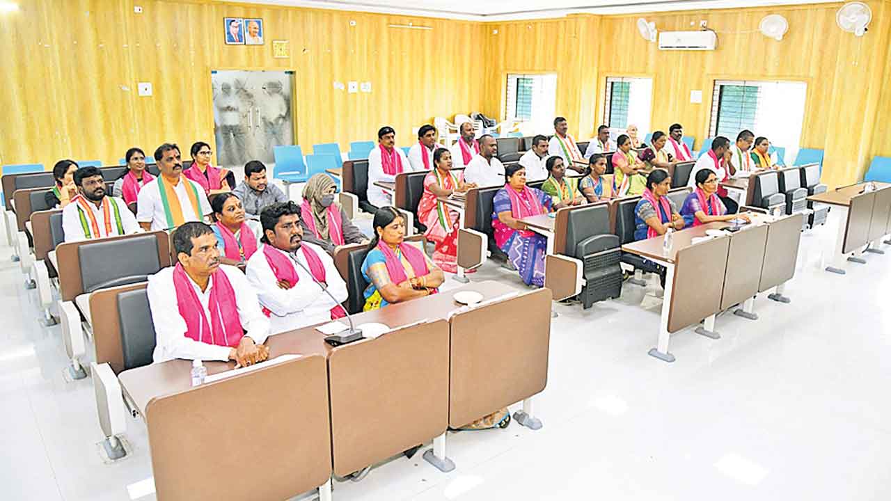 భువనగిరిలో కాంగ్రెస్‌, బీజేపీ మిలాఖత్‌