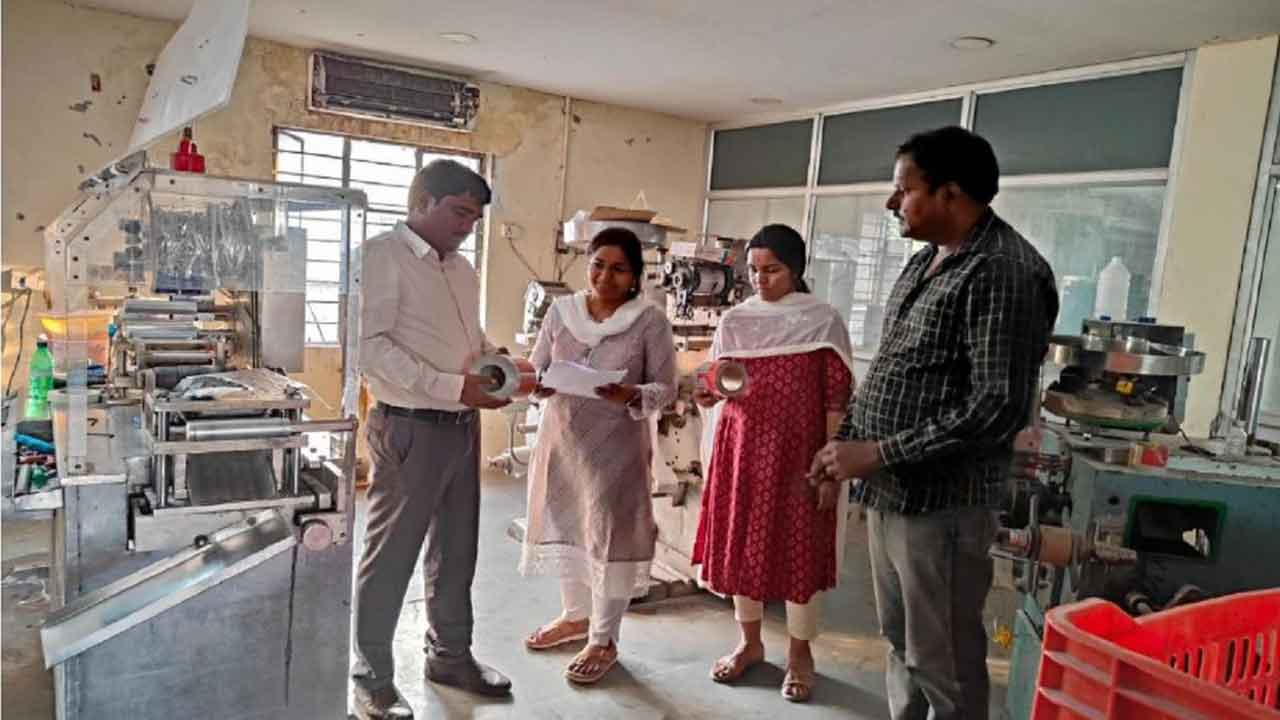 Pharma company seized | నకిలీ ఔషధాలు తయారు చేస్తున్న ఫార్మా కంపెనీ సీజ్‌