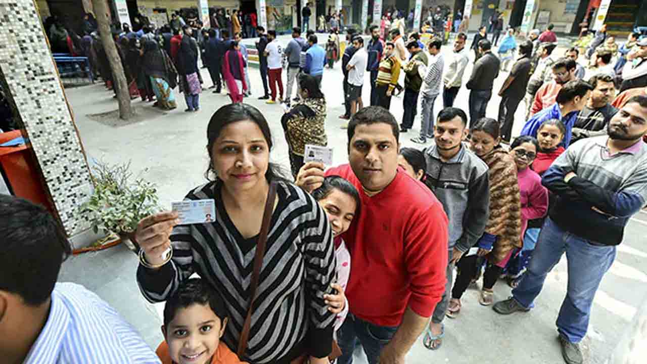 Delhi Voters | ఢిల్లీ ఓట‌ర్ల తుది జాబితా విడుద‌ల‌.. 85 శాతం పెరిగిన యువ ఓట‌ర్లు