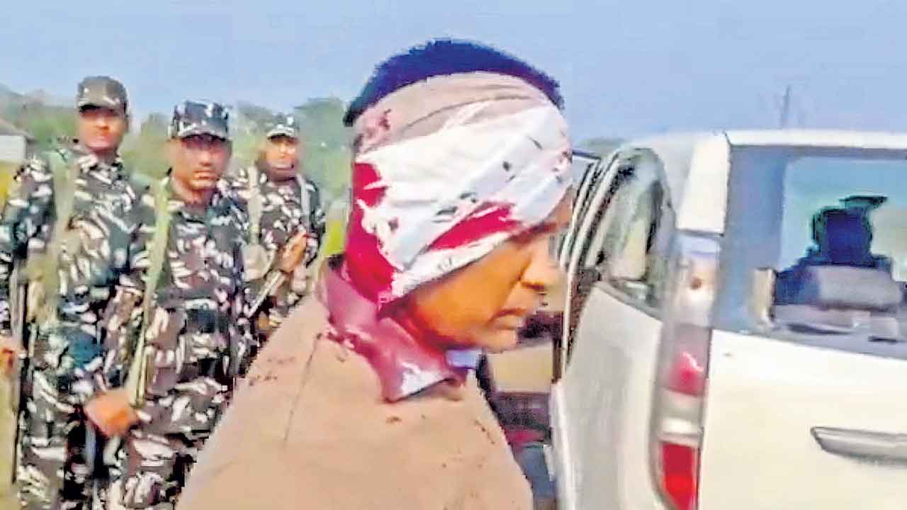 బెంగాల్‌లో ఈడీ అధికారులపై దాడి