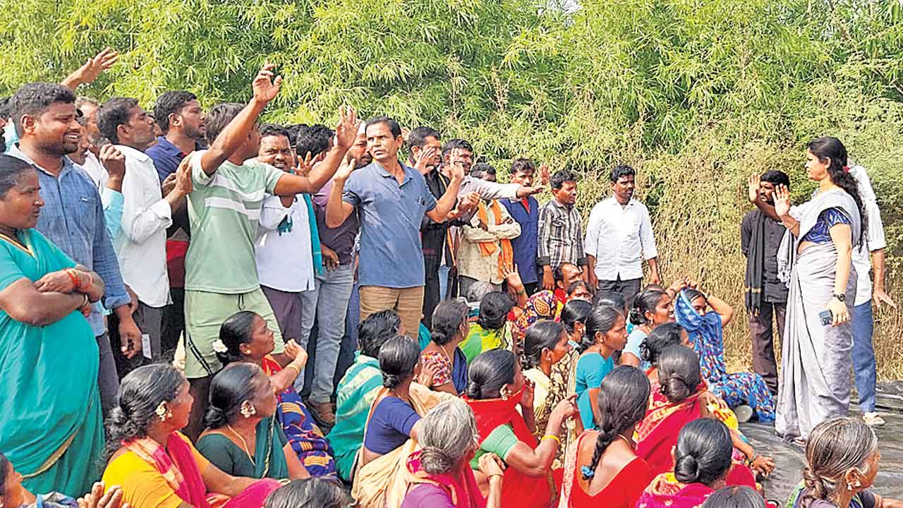 Nirmal | నిర్మల్‌ జిల్లాలలో అన్నదాతలపై విరిగిన లాఠీ.. నేడు బంద్‌