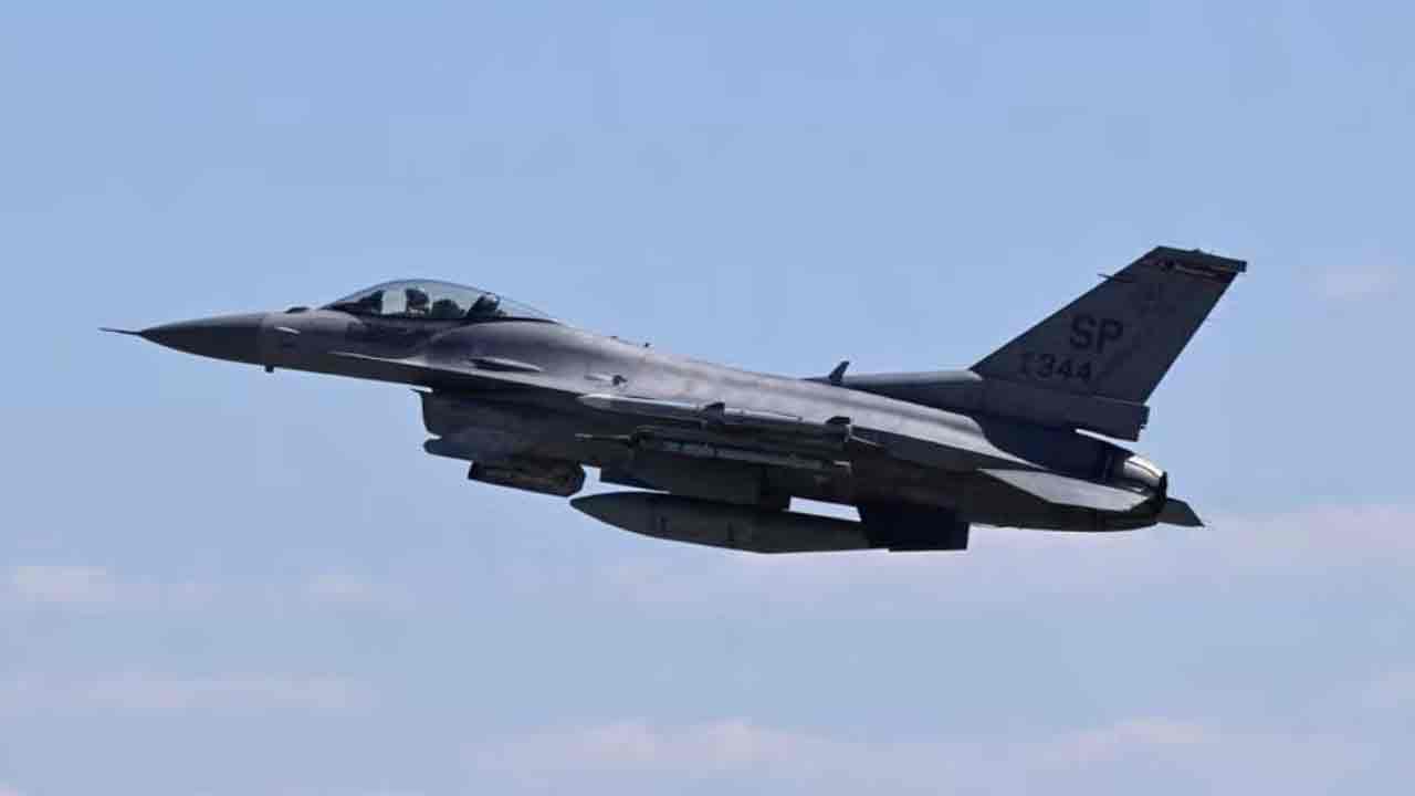 F-16 Fighter Jet: ద‌క్షిణ కొరియా తీరం వ‌ద్ద కూలిన ఎఫ్‌-16 ఫైట‌ర్ జెట్‌
