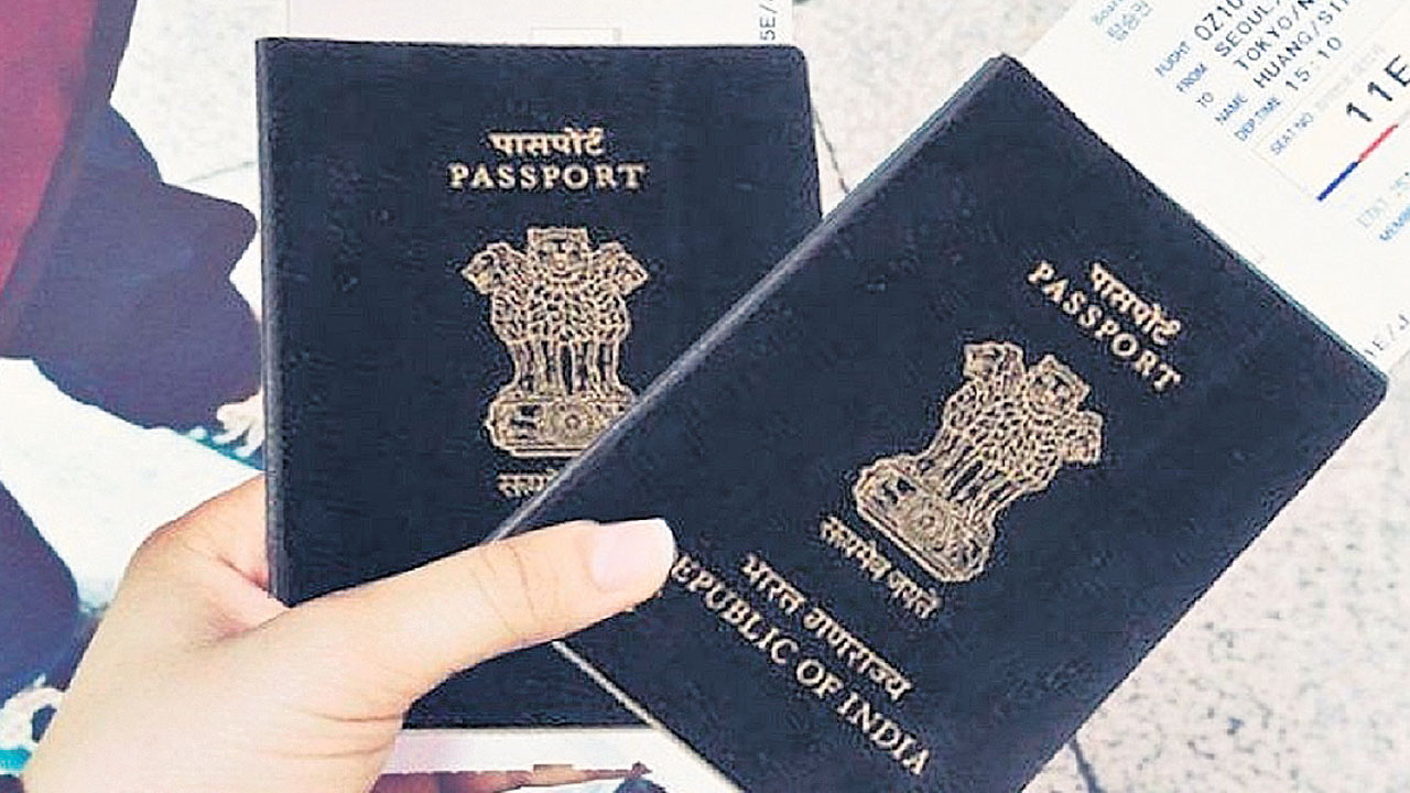 కోరుట్ల కేంద్రంగా నకిలీ పాస్‌పోర్టుల రాకెట్‌