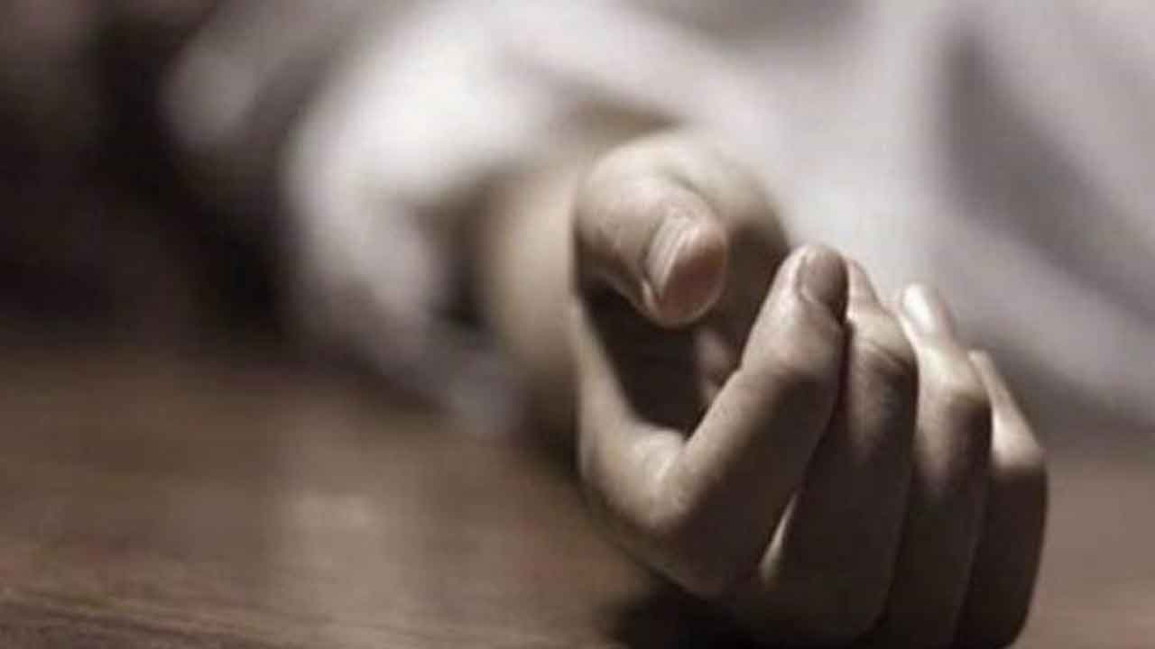 అప్పుల బాధతో యువ రైతు ఆత్మహత్య