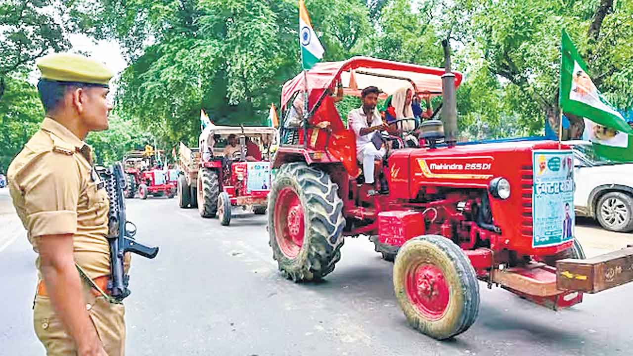కేంద్రంపై రైతుల గర్జన