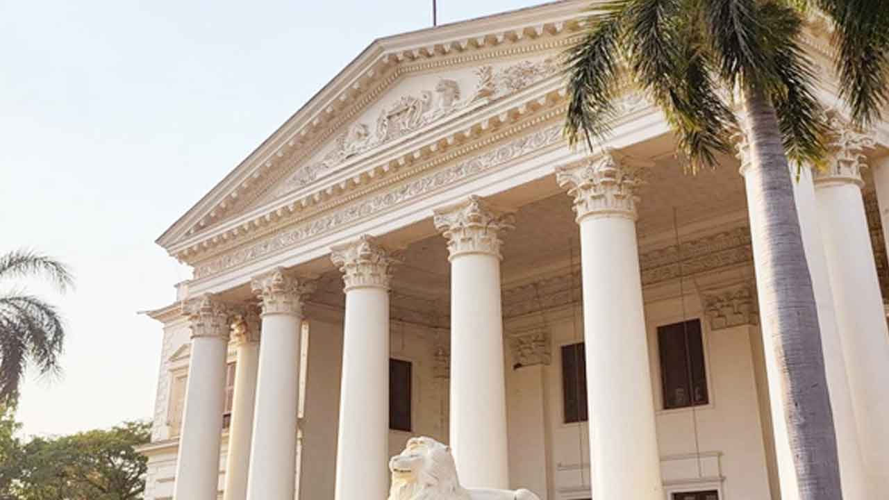 ఉమెన్‌ వర్సిటీకి 819 పోస్టులు కావాలి