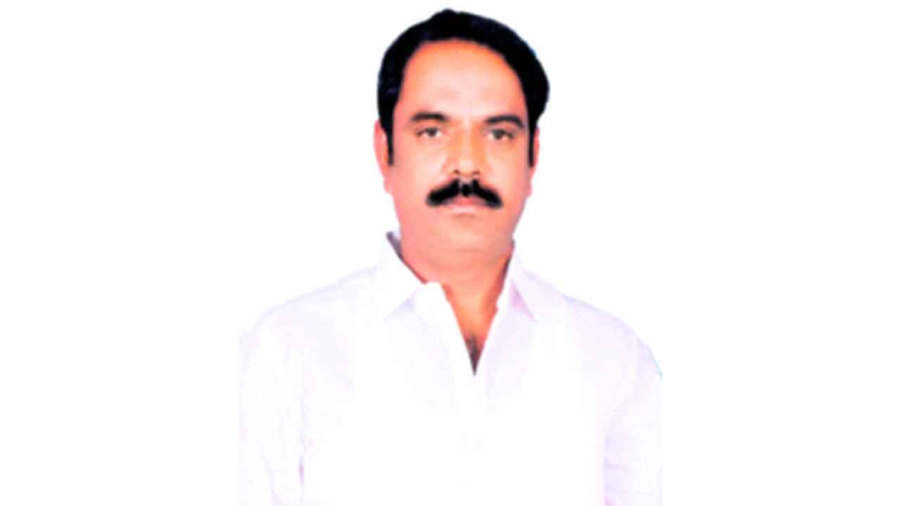 నిజామాబాద్‌ నుంచి కవిత పోటీ చేయాలి