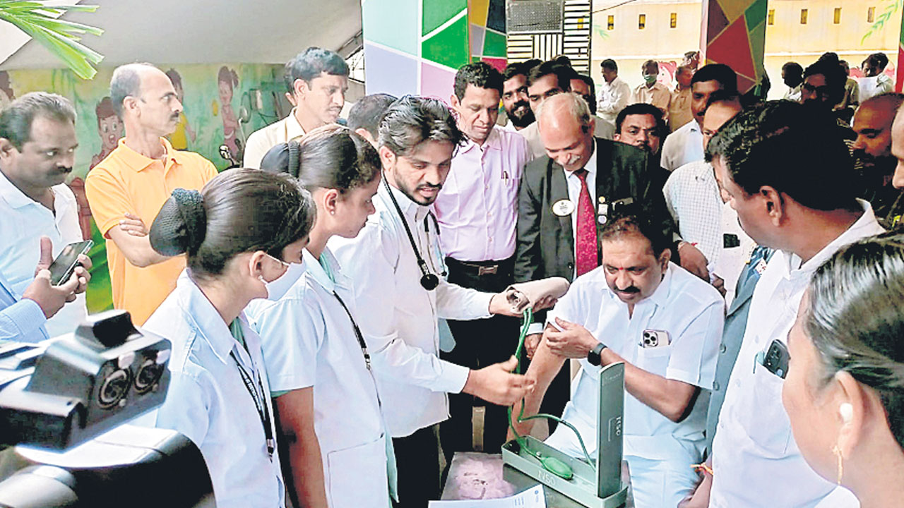 మెగా హెల్త్‌ క్యాంప్‌ సక్సెస్‌