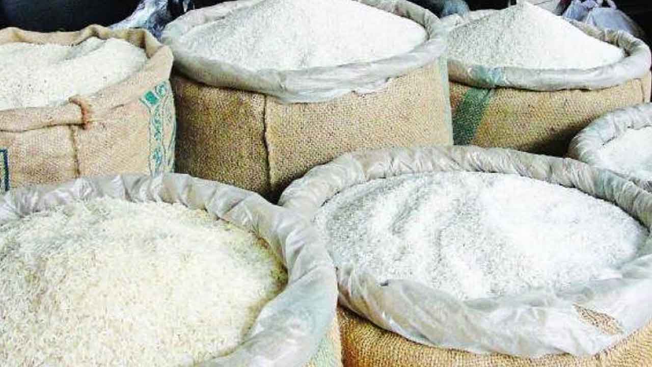 రూ.5 కోట్ల గన్నీ బ్యాగ్స్‌ గాయబ్‌?