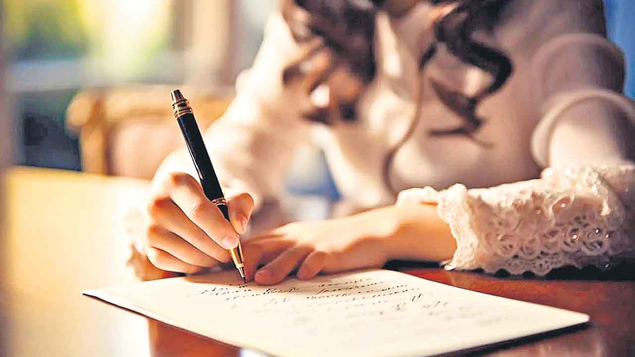 Hand Writing | చేతిరాత మెదడుకు మేత! టైపింగ్ కంటే మెరుగైనది: పరిశోధకులు