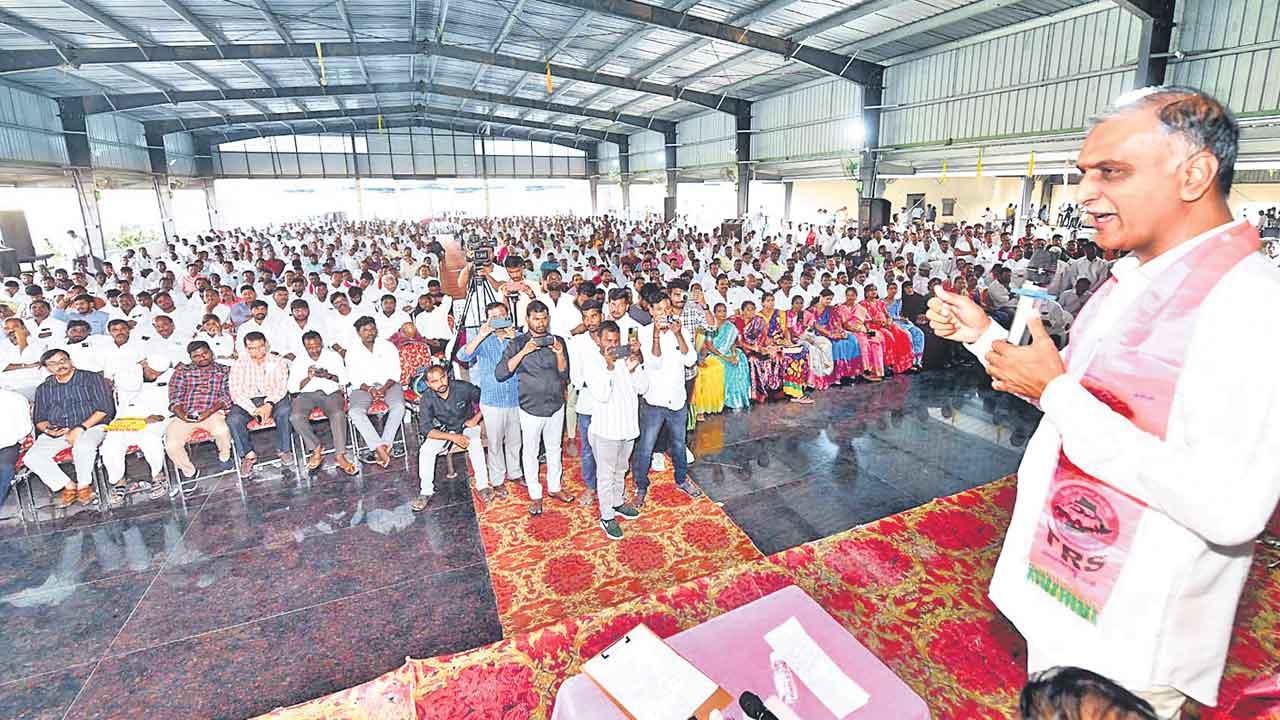 కాంగ్రెస్‌, బీజేపీ నేతలు తోడు దొంగలు