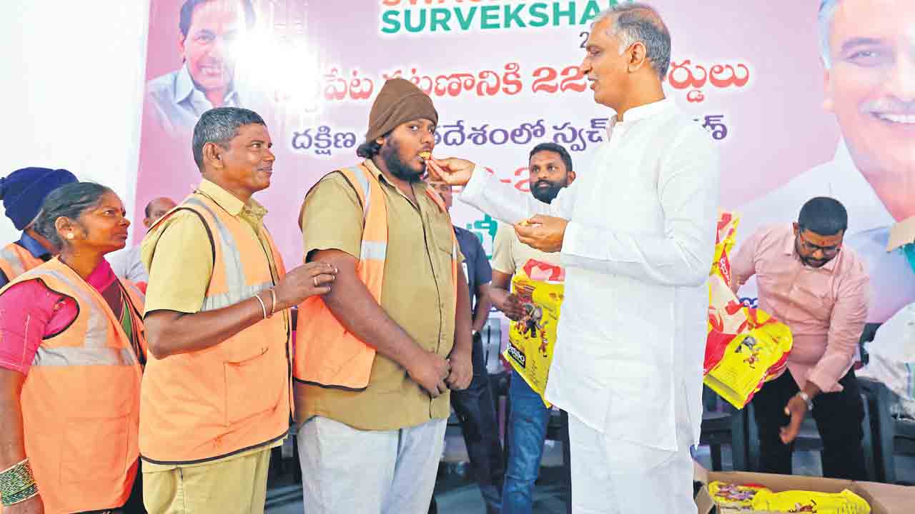 అవార్డులు వస్తే అభినందనలు తెలుపరా?