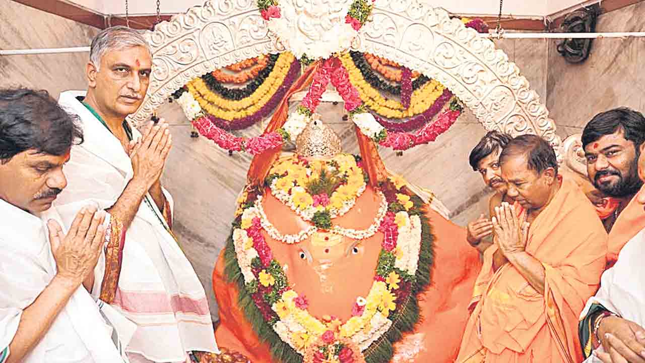 సిద్ధివినాయక పాహిమాం.. జయగణేశా రక్షమాం