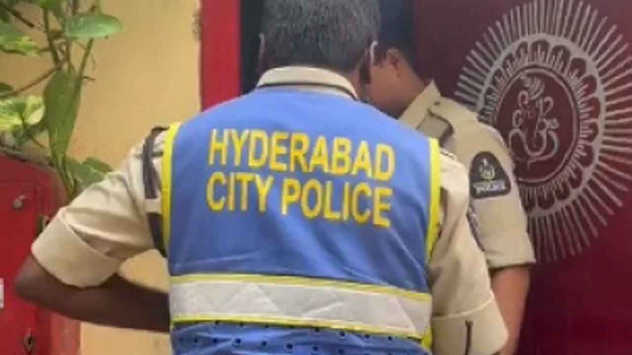 Telangana Police | సంక్రాంతికి ఊరికెళ్తున్నారా..? తిరిగొచ్చేసరికి ఇల్లు గుల్ల చేస్తారు జాగ్రత్త!!