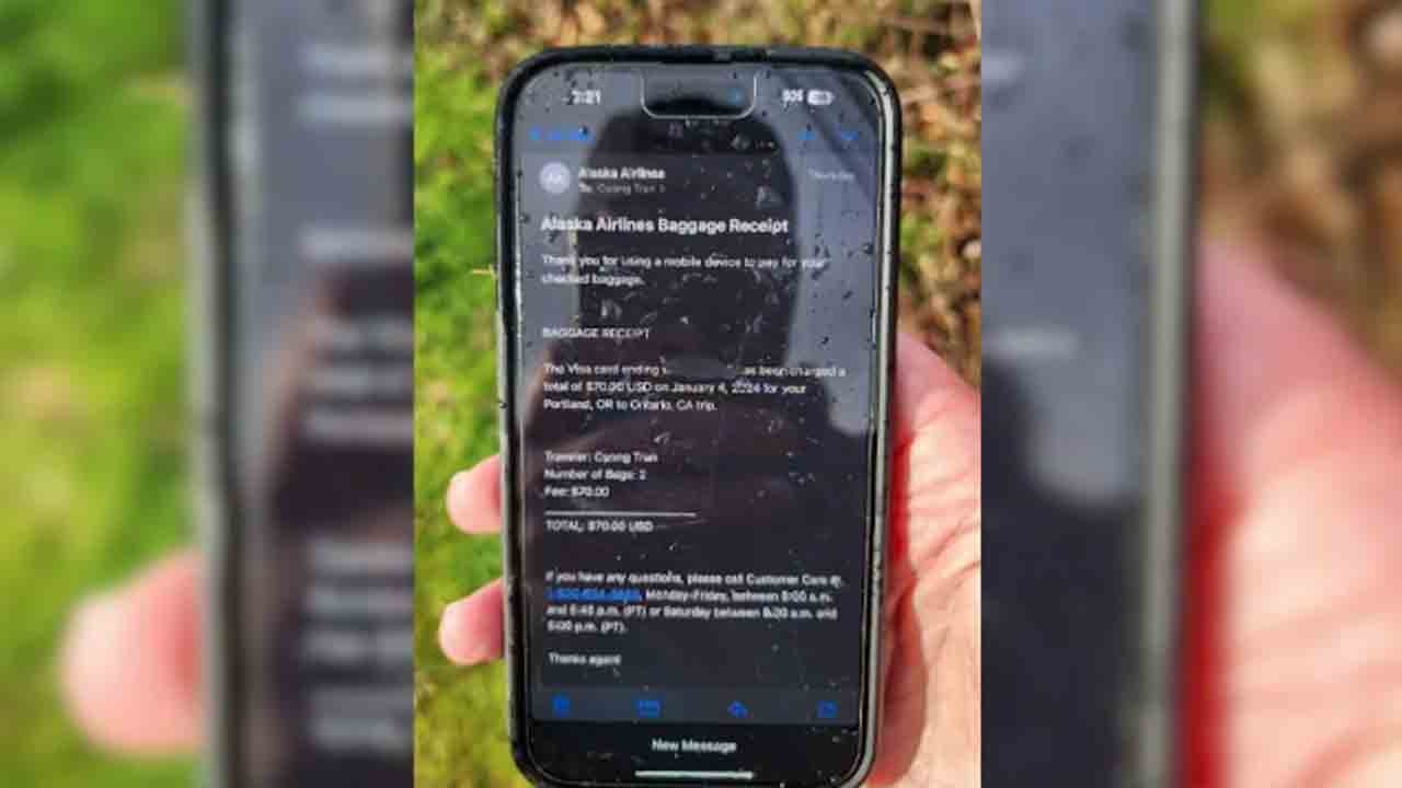 iPhone Survives 16,000 Foot Drop | 16,000 అడుగుల ఎత్తులో అలాస్కా విమానం నుంచి కింద పడిన   ఐఫోన్‌.. అయినా పనిచేస్తోంది