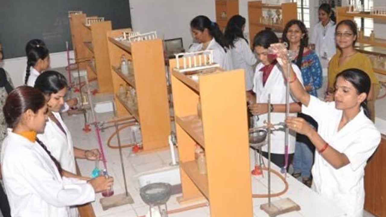 మూడు విడతల్లో ఇంటర్‌ ప్రాక్టికల్స్‌