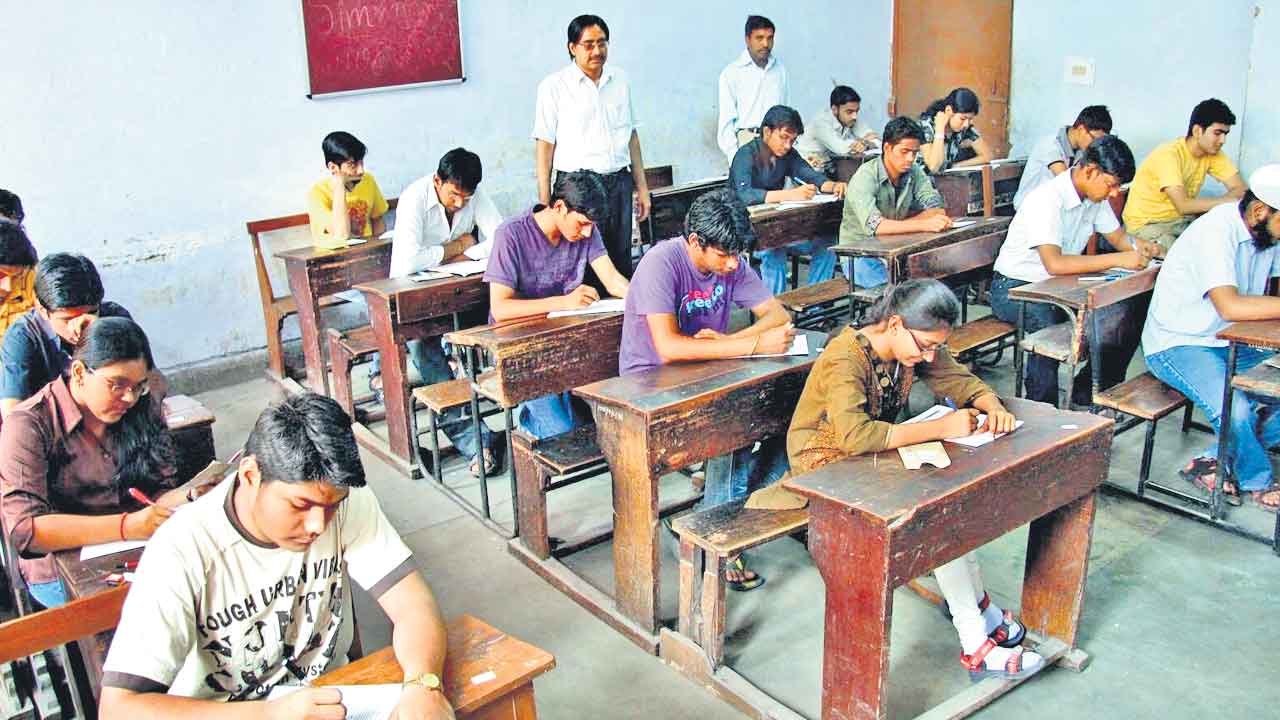 JEE Main | జేఈఈ జటిలం.. గణితం కఠినం.. తొలగించిన సిలబస్‌ నుంచి ప్రశ్నలు