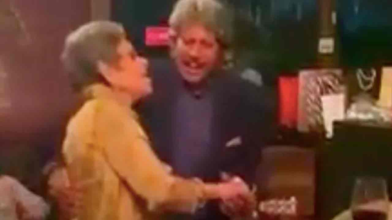 Kapil Dev: 65వ బ‌ర్త్‌డే వేడుక‌లో.. భార్య‌తో క‌లిసి క‌పిల్‌దేవ్ డ్యాన్స్‌.. వీడియో