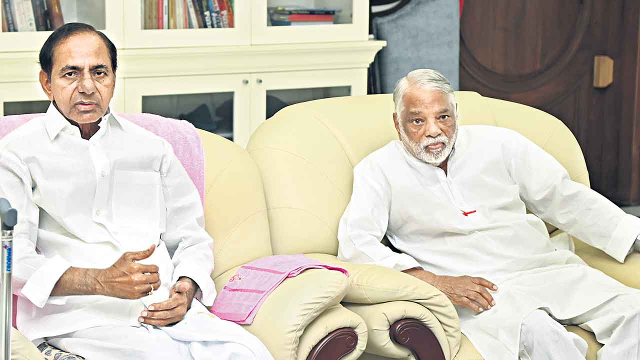 KCR | తెలంగాణ హక్కులకు మనమే రక్ష.. నాడైనా నేడైనా పోరాడాల్సింది బీఆర్‌ఎస్సే: కేసీఆర్‌