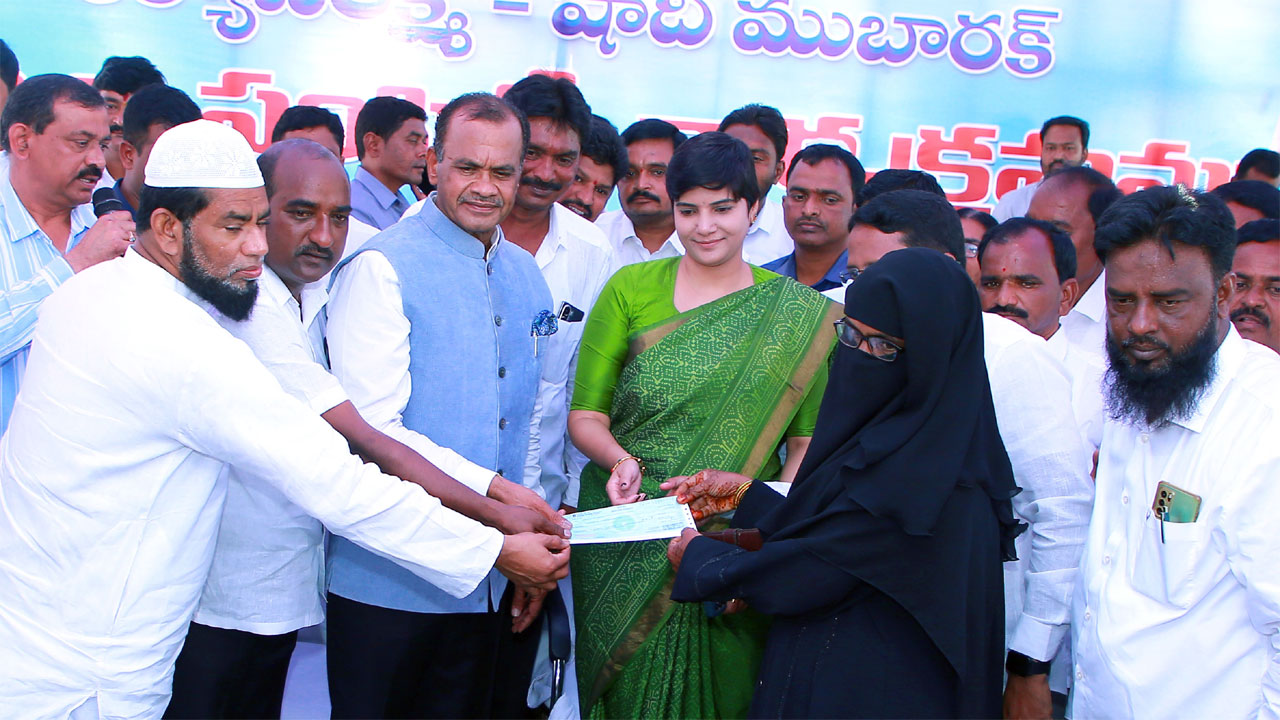 Mega DSC | ఫిబ్రవరిలో మెగా డీఎస్సీ ప్రకటిస్తాం .. నల్లగొండలో మంత్రి కోమటిరెడ్డి వెంకట్‌రెడ్డి