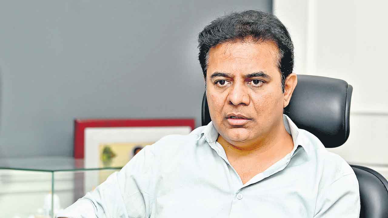 భట్టి మాటలు విని పైసల్‌ పోగొట్టుకోవద్దు : కేటీఆర్‌