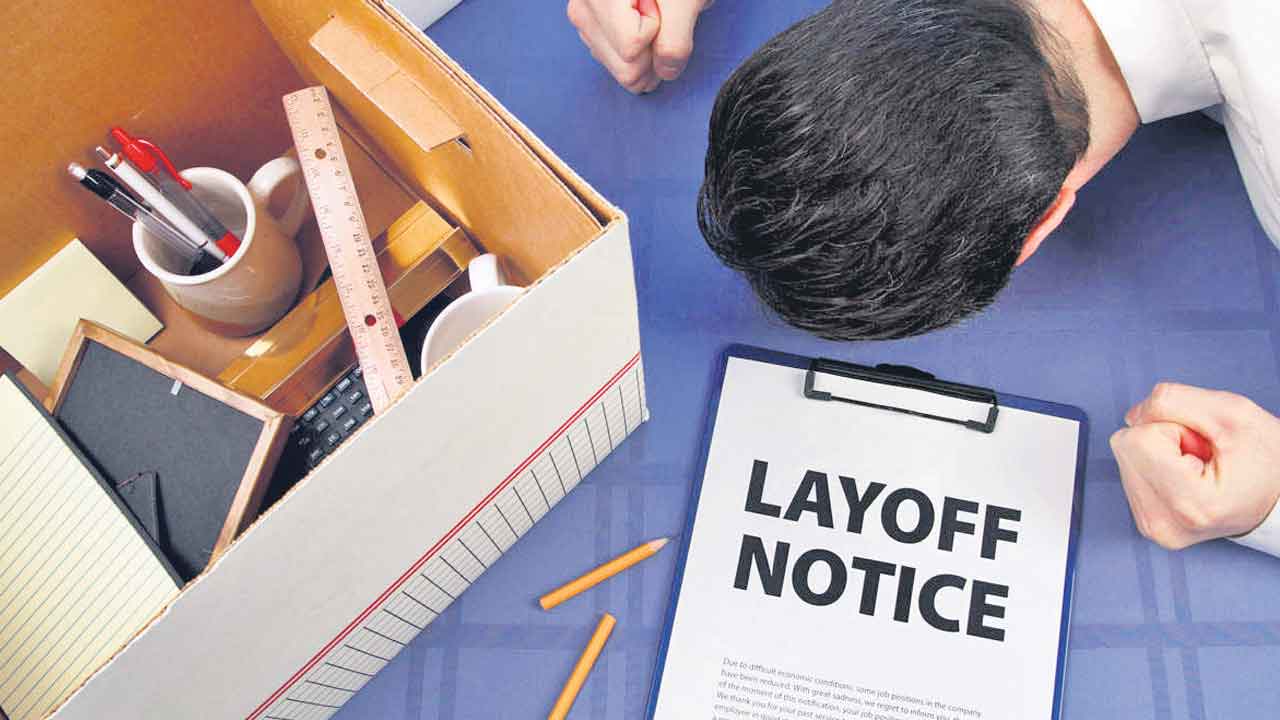 Layoffs | కొత్త ఏడాదిలోనూ కొలువుల కోత.. భారీగా టెక్‌ ఉద్యోగుల తొలగింపులు