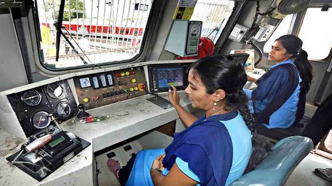 Railway Recruitment | రైల్వేలో 5696 అసిస్టెంట్‌ లోకో పైలట్‌ ఉద్యోగాలు.. అప్ల‌య్ చేసుకోండిలా.!