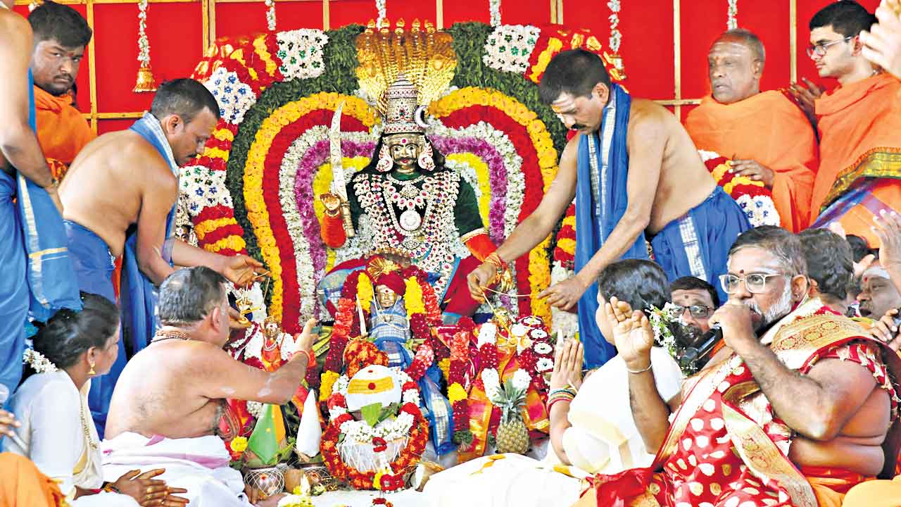 వైభవంగా మల్లన్న కల్యాణం