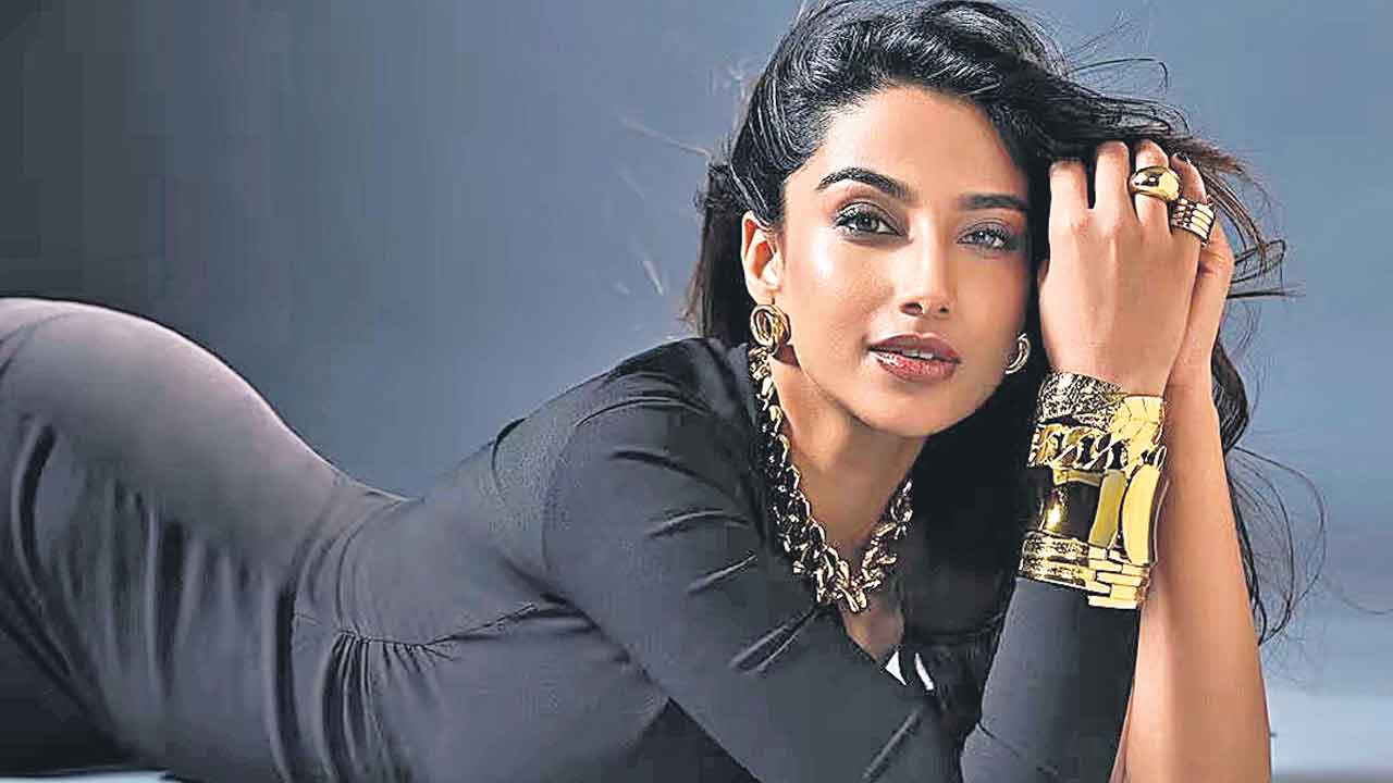 Meenakshi 2