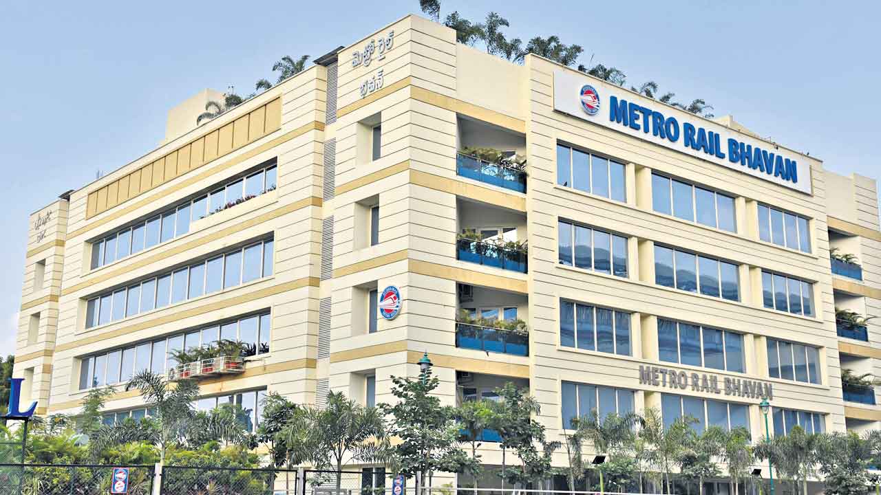 CM Camp Office | బేగంపేట్‌ మెట్రోభవన్‌లో సీఎం క్యాంపు ఆఫీస్‌!