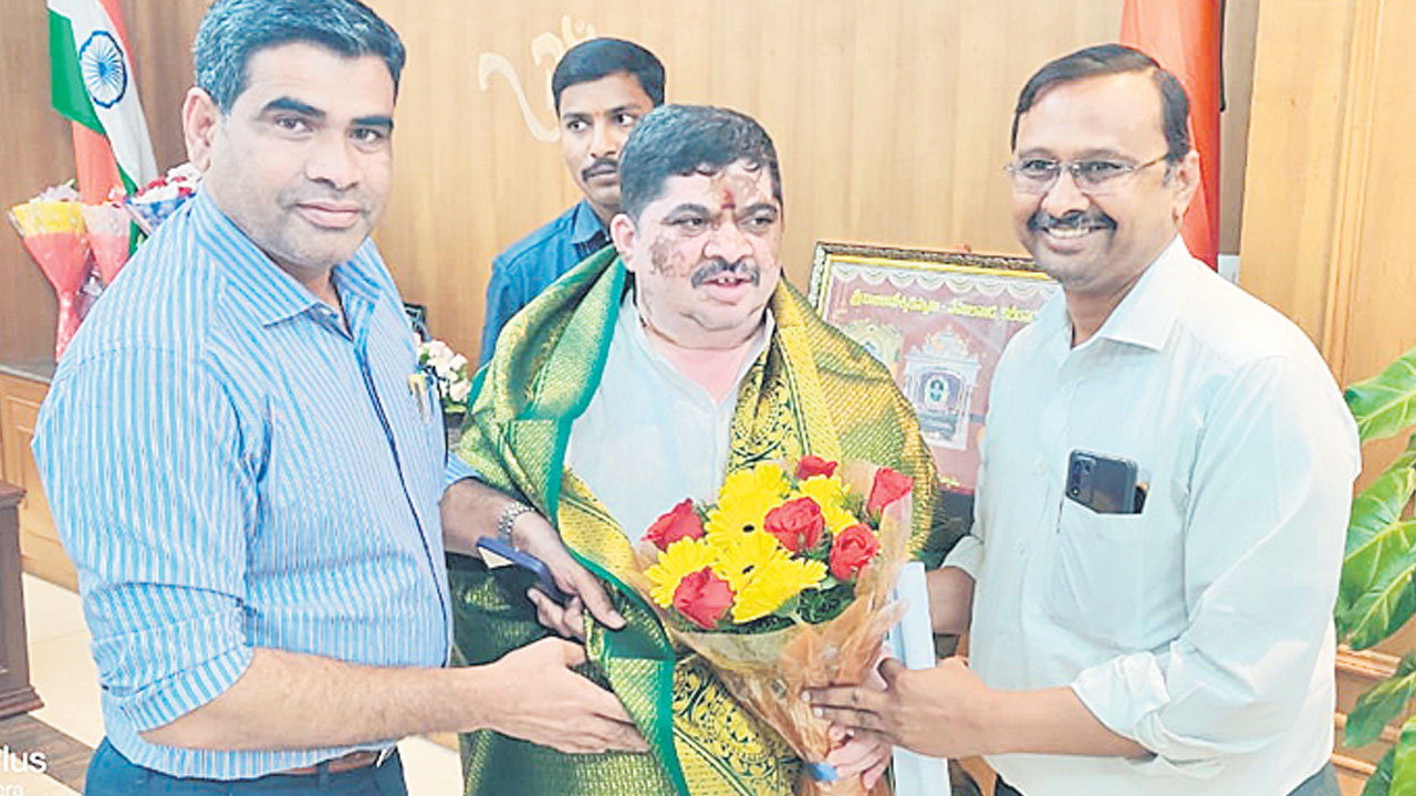 నర్సింగ్‌ కాలేజీపై మంత్రి పొన్నం ఆరా