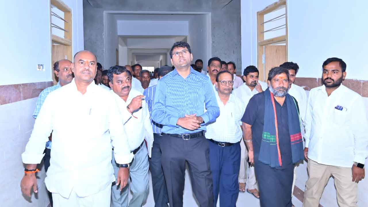 Krishna Mohan Reddy | పెండింగ్ పనులు త్వరగా పూర్తి చేయాలి : ఎమ్మెల్యే కృష్ణమోహన్ రెడ్డి