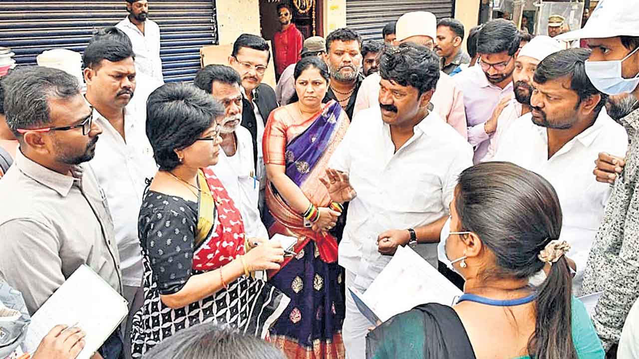 పెండింగ్‌ పనులు పూర్తి చేయండి