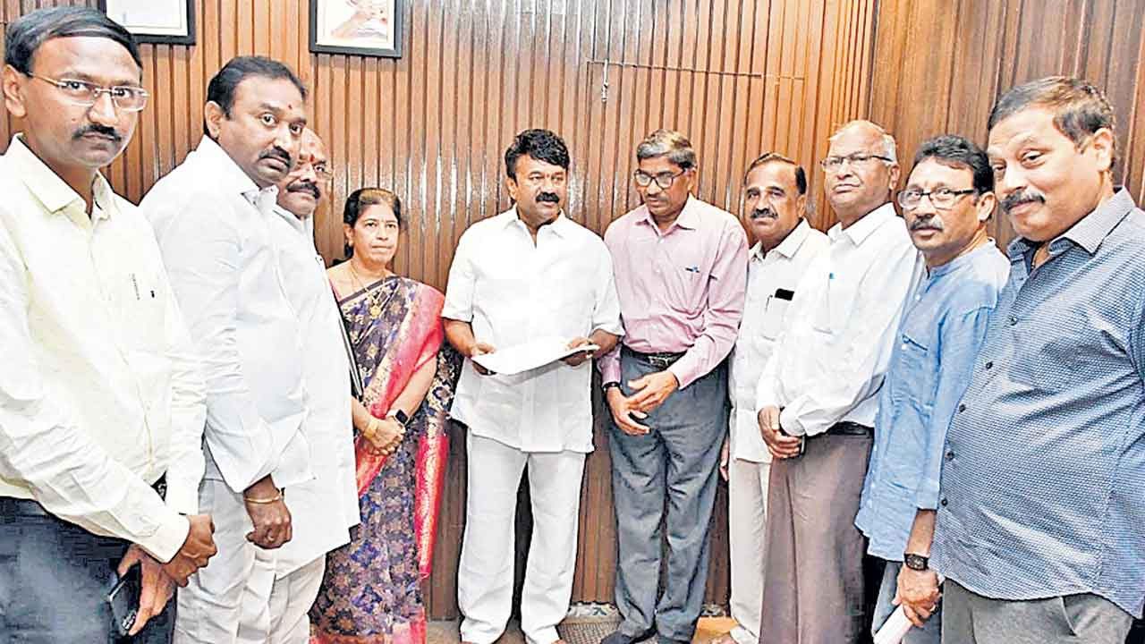 ఆదివారం అంగడి సమస్యను పరిష్కరించండి