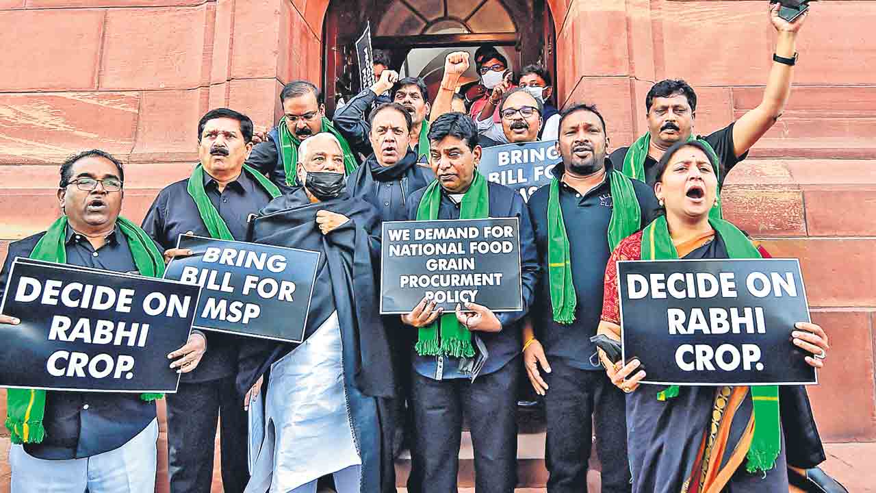 Telangana | కాంగ్రెస్, బీజేపీ కక్ష.. బీఆర్ఎస్సే రక్ష
