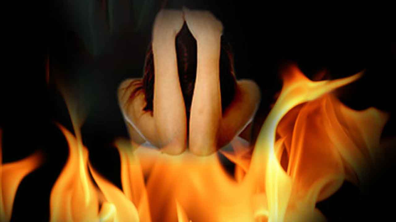 ఎవరా.. అమ్మాయి..?