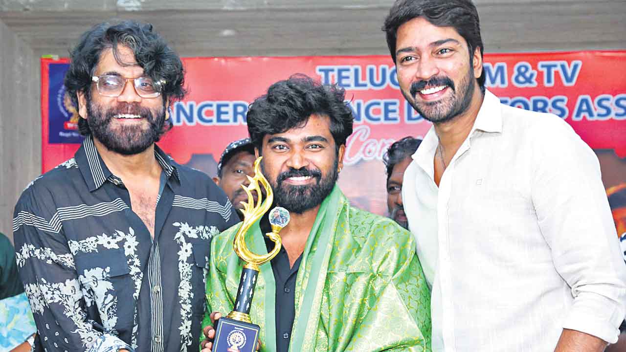 Nagarjuna | నా సామిరంగ.. అందమైన పాటలా అద్భుతంగా తీశారు: నాగార్జున