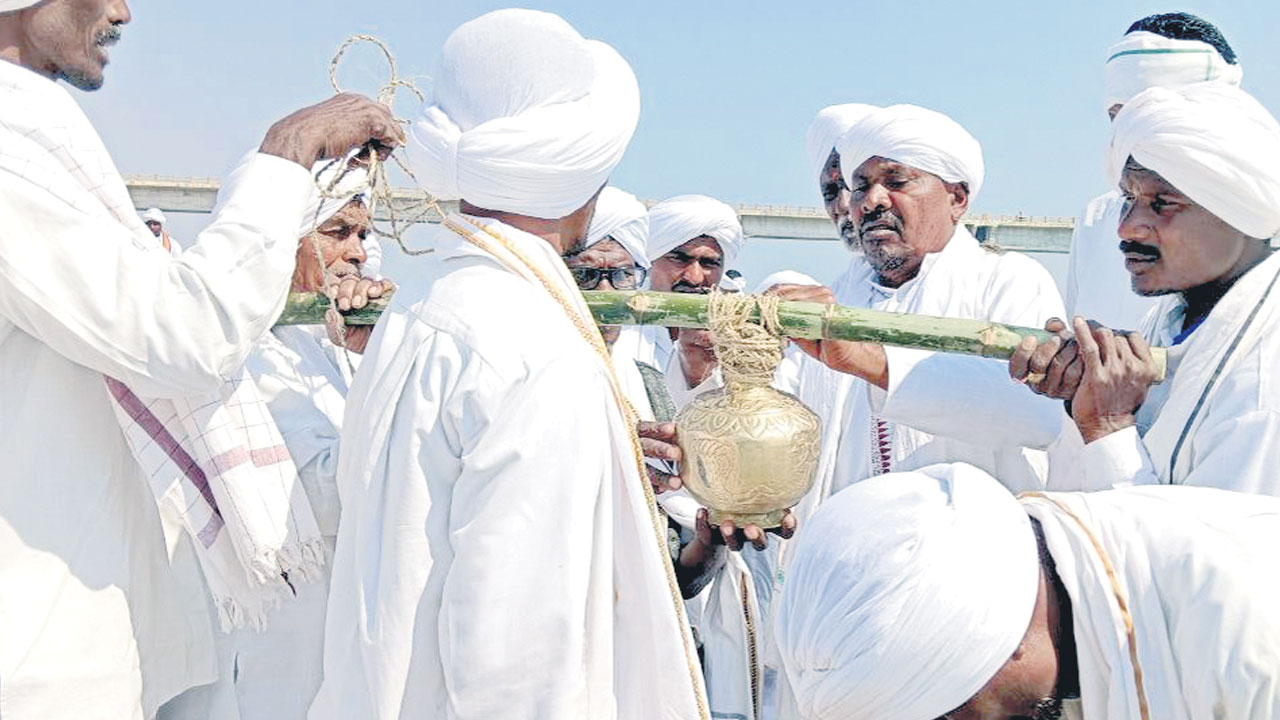గంగాజలంతో తిరుగుపయనం