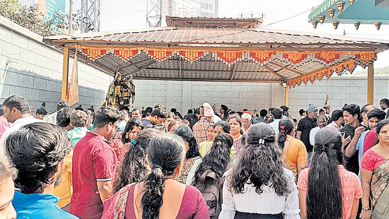 ఉత్సాహంగా నూతన సంవత్సర వేడుకలు