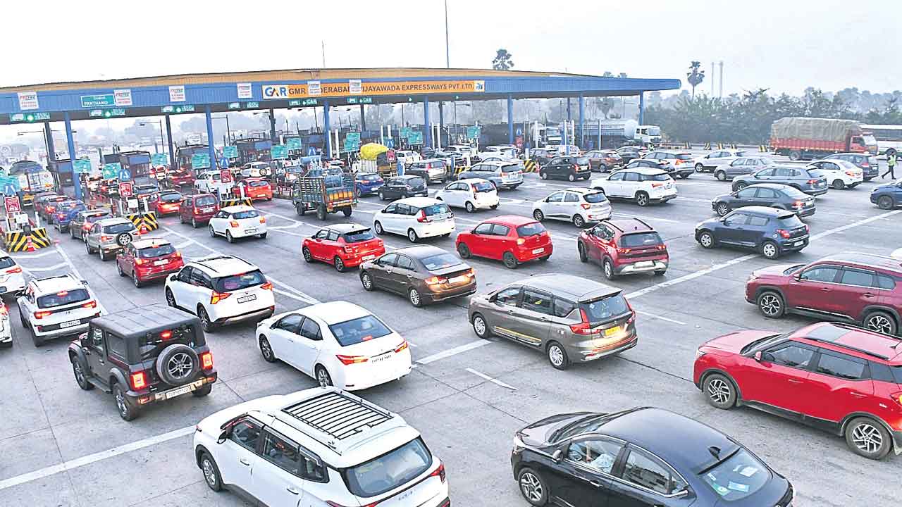 నగరం.. పల్లెబాట