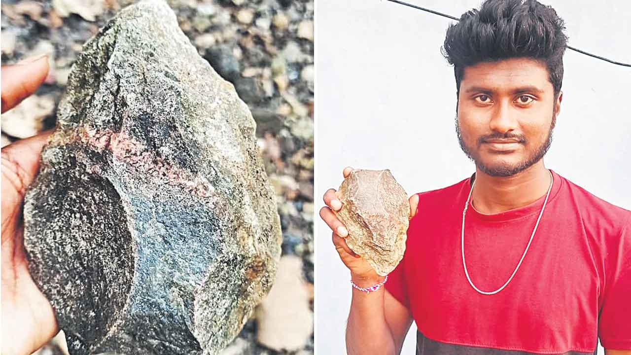 ములుగు జిల్లాలో పాత రాతియుగం గొడ్డలి