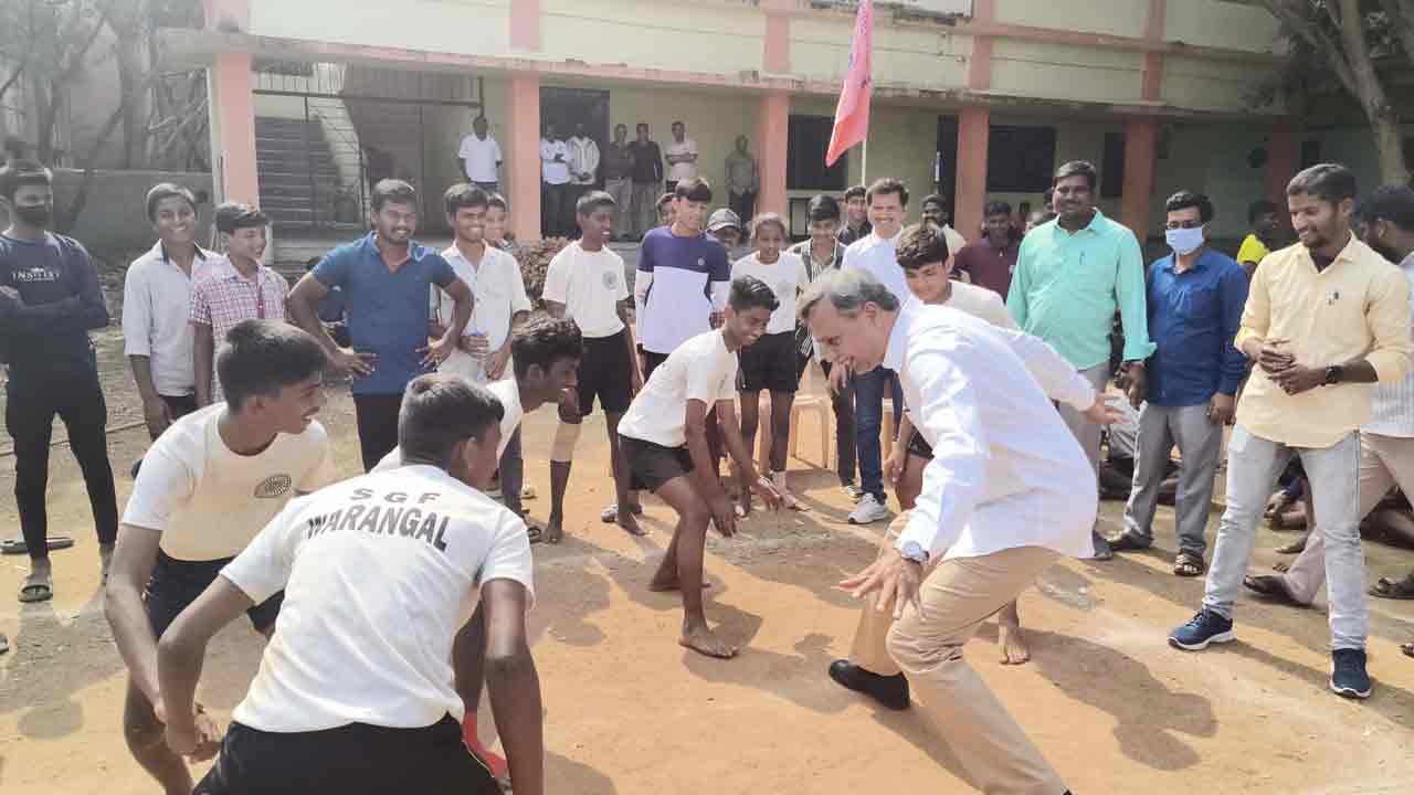 MLA Palla Rajeshwar Reddy: కూతబెట్టి క‌బ‌డ్డీ ఆడిన ఎమ్మెల్యే ప‌ల్లా.. వీడియో