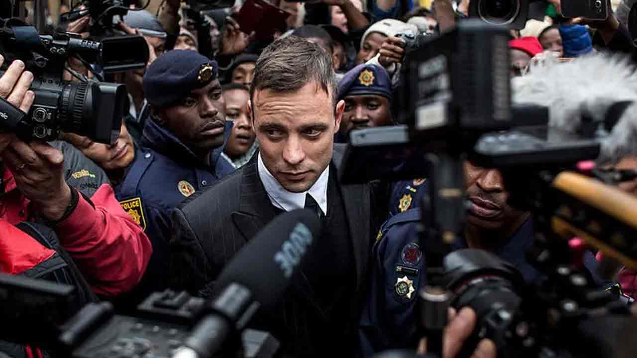Oscar Pistorius: బ్లేడ్ రన్నర్ పిస్టోరియస్కు పెరోల్..  11 ఏళ్ల తర్వాత జైలు నుంచి రిలీజ్