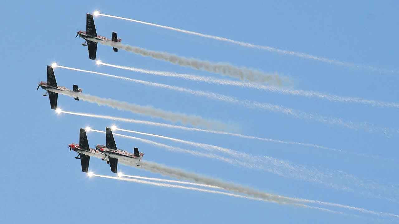 గగనపు వీధి.. శిఖరపు అంచునుంచి..