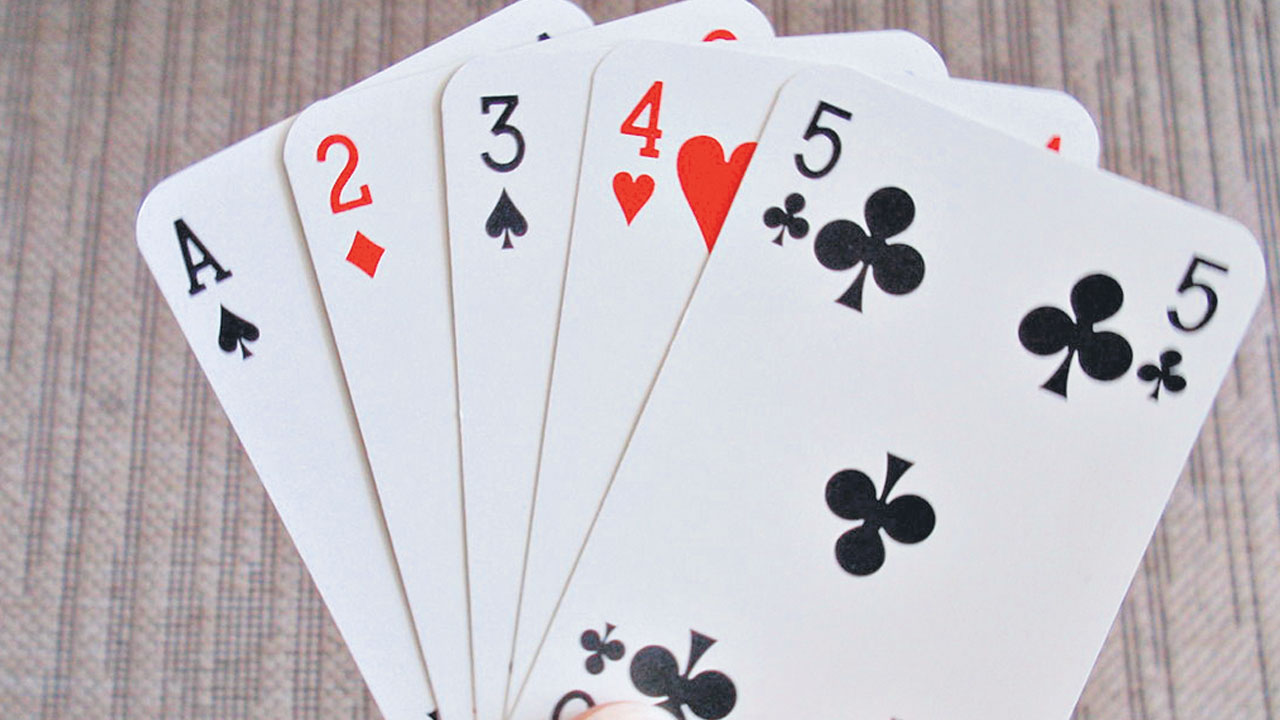 రాడిసన్‌లో.. పేకాట